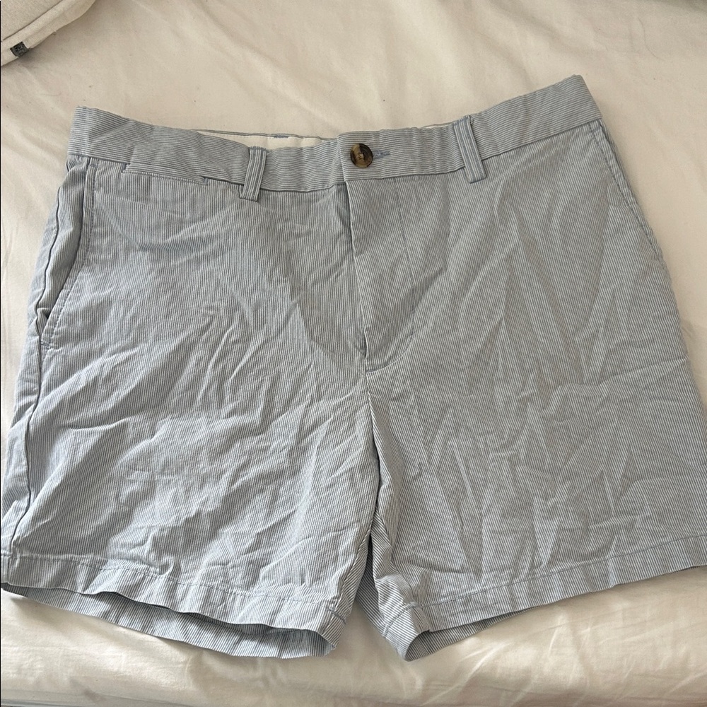 Men’s Old Navy Blue and White Pin Stripe Ultimate Slim Short -size 33